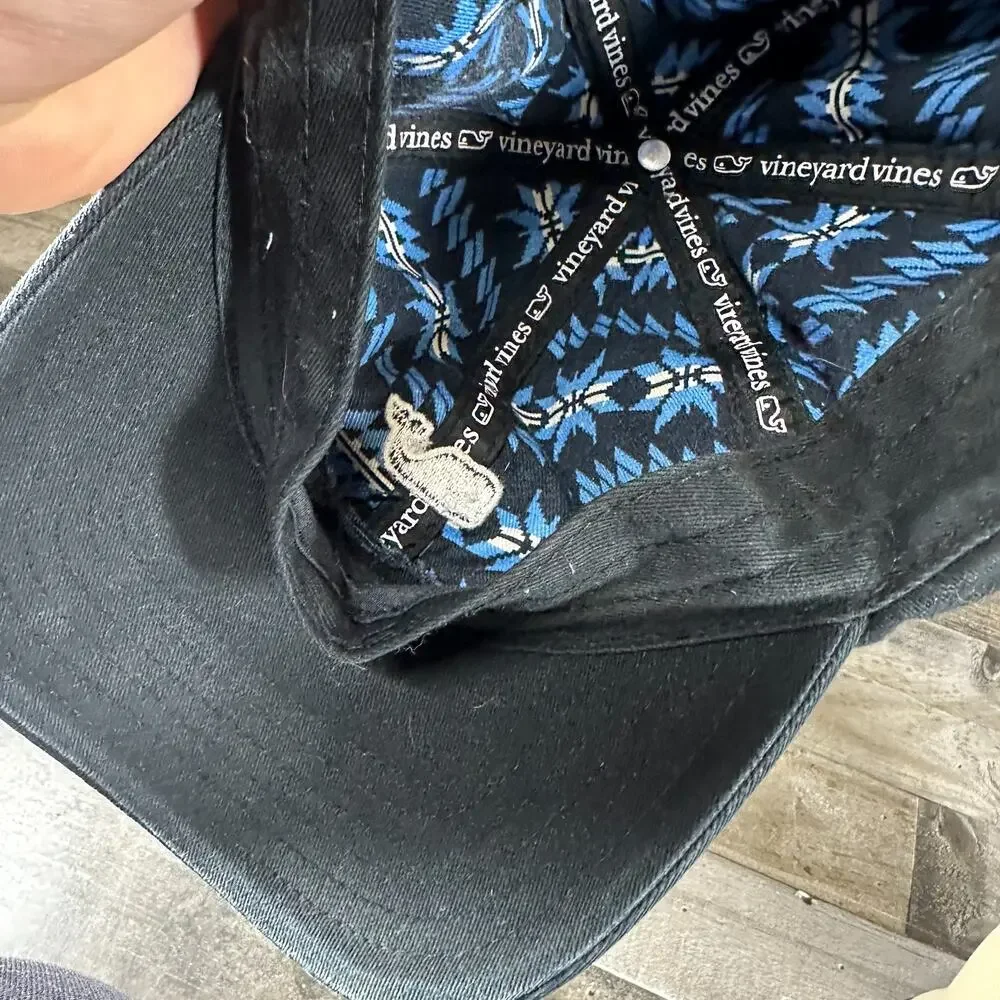 Vineyard Vines Adjustable Baseball Cap - Black‎ Whale Logo